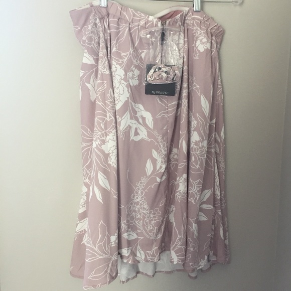 Ivory Dress - Picture 4 of 10